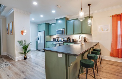 Tallahassee House | Colorful Cozy 3BD/Near Football/Parks/Lake & Airport