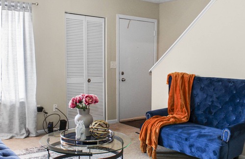 Skyland House | Colorful & Cozy near Biltmore & Downtown ~ Parking