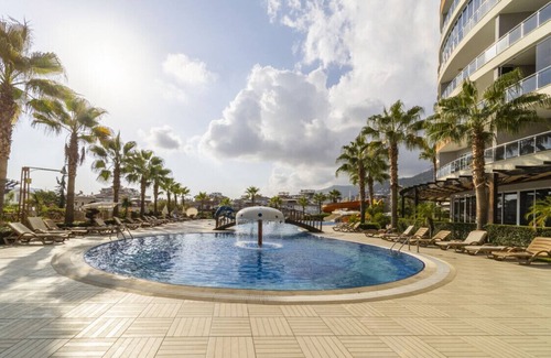 Alanya Apartment | Colorful Flat with Shared Pool and Spa in Alanya
