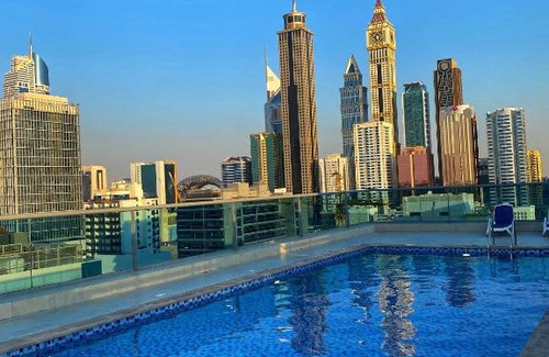 Al Satwa Apartment | ColorN Apartament 5 min Sheik Zayed Road, Future Museum, view Burj Khalifa and Downtown and 5 min car to the beach!!