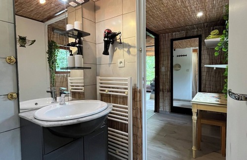 Cormatin Bed & Breakfast | Colors of life - Chambre Jaune