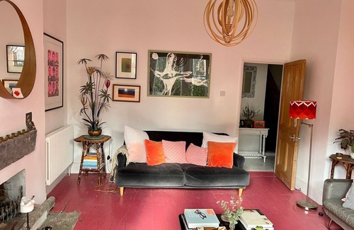 Brent Apartment | Colourful two bedroom flat with a large garden