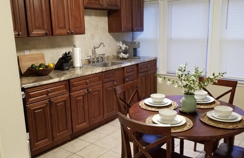 The Hill Apartment | COLUMBUS AVE APARTMENT- 5 MIN WALK TO YALE NEW HAVEN HOSPITAL