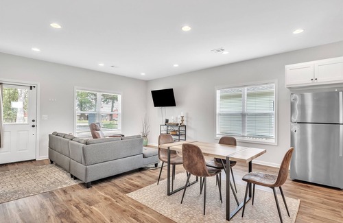 Columbus House | Columbus Comfort | 2BR Hideaway w/Grill & Wi-Fi