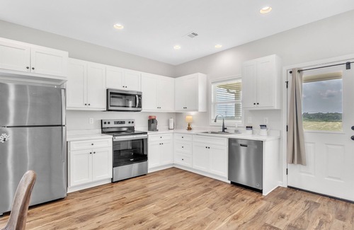 Columbus House | Columbus Comfort | 2BR Hideaway w/Grill & Wi-Fi