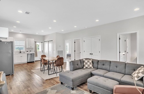 Columbus House | Columbus Comfort | 2BR Hideaway w/Grill & Wi-Fi