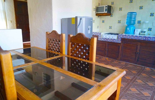 Ojo de Agua House | Comfy 4 Bedroom Town House Garden & Market Area