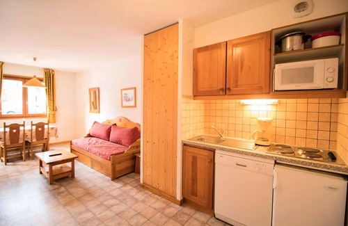 Aussois Apartment | COM318M : Apartment in quiet area close to free shuttles and swimming pool