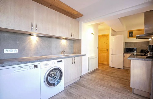 Aussois Apartment | COM400 :Apartment in quiet area close to free shuttle bus and swimming pool