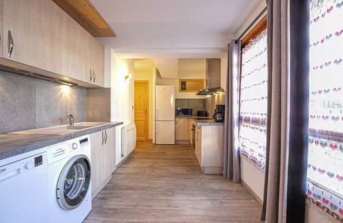 Aussois Apartment | COM400 :Apartment in quiet area close to free shuttle bus and swimming pool