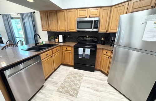 New Braunfels Condo | Comal River Retreat | WiFi | Sleeps 8 | Pool