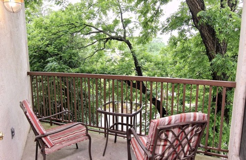New Braunfels Condo | Comal River Retreat | WiFi | Sleeps 8 | Pool