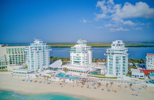 Zona Hotelera Condo | Combo #201-Tim’s Ocean Condos – Beachfront – 6br/6.5bth + 2 Private Pools!