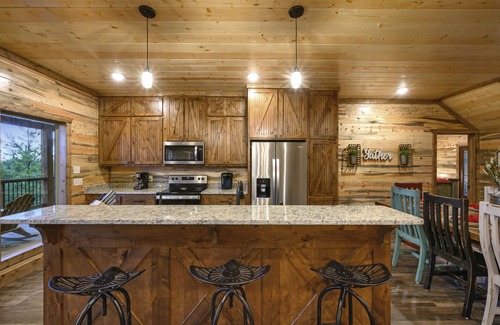 Broken Bow Cabin | Come enjoy the beautiful mountain views