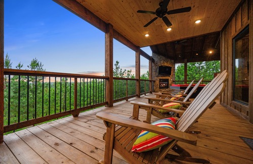 Broken Bow Cabin | Come enjoy the beautiful mountain views