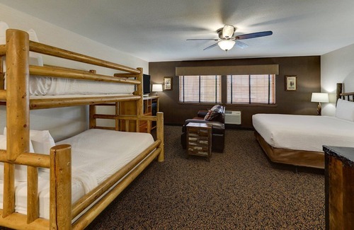 Peoria Hotel | Come for a Stay, Leave with Memories: Timeless Lodging just off I-74