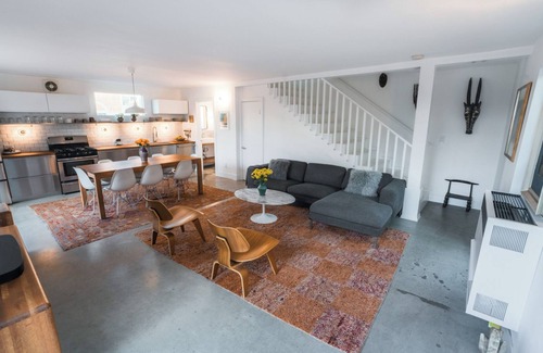 Venice House | Come live at the beach in Venice in a recently renovated townhouse with garden!