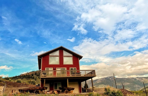 Salmon Cabin | Come make a new tradition for your family.