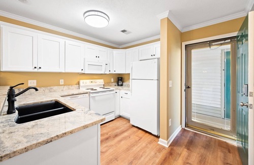 Pawleys Island Condo | Come Play Around in this Ground Floor Beautiful Condo at True Blue Golf Resort