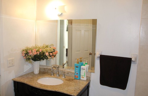 Halton Hills House | Come relax at our country oasis, close to Toronto, Lake Ontario & Niagara