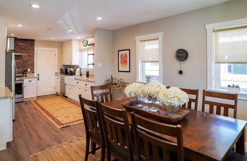 Downtown Salt Lake City Apartment | Come relax in this charming, well appointed craftsman bungalow located in downtown neighborhood.
