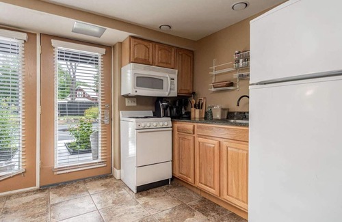 North Creek Condo | Come stay at Alpine Lodge for amazing views!