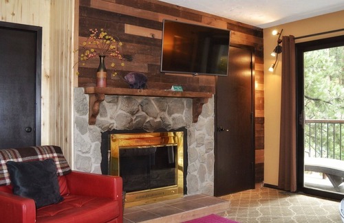 Estes Park Hotel | Come stay at the Mountain Lodge for unbelievable views!