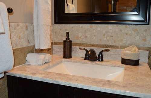 Estes Park Hotel | Come stay at the Mountain Lodge for unbelievable views!