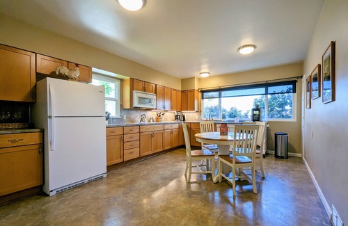 Dayton House | Come stay in the heart of Oregon wine country at Stoller Estate House!