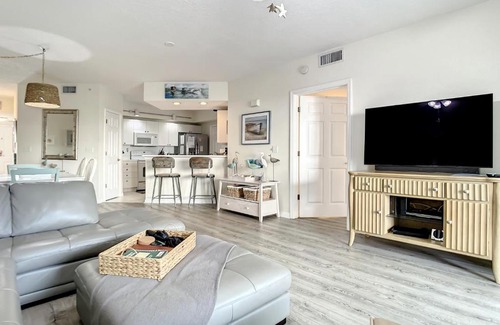 New Smyrna Beach Apartment | Come take in these beautiful views of the ocean in this gorgeous 22 Condo. OW1-302