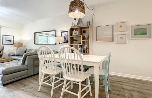 New Smyrna Beach Apartment | Come take in these beautiful views of the ocean in this gorgeous 22 Condo. OW1-302