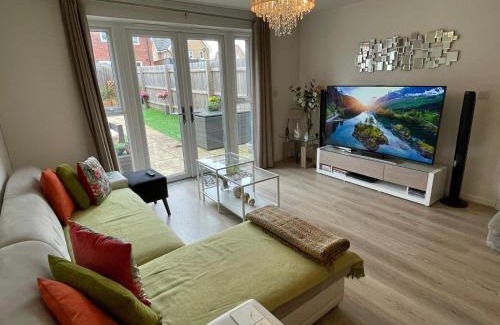 Wellingborough House | Comet place