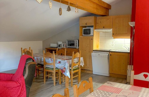 Notre-Dame-de-Bellecombe Apartment | Comfortable apartment for 8 with equipped kitchen in Notre-Dame-de-Bellecombe