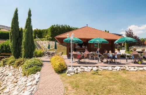 Dunaszentmiklos Apartment | Comfort 4-person terrace apartment in the holiday park Landal Residence Duna