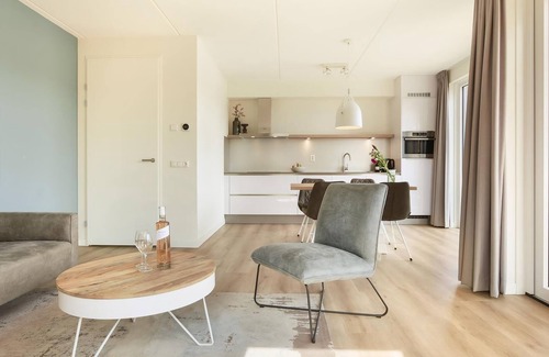 Leuken House | Comfort 4-person water house in the holiday park Landal Marina Resort Well