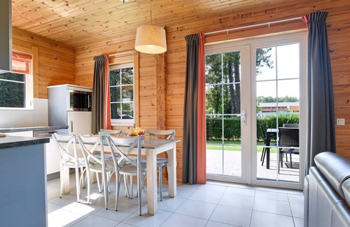 Zutendaal House | Comfort 6-person children's bungalow in the holiday park Landal Mooi Zutendaal
