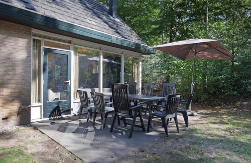 Nieuw-Milligen House | Comfort 8-person bungalow in the holiday park Landal Rabbit Hill