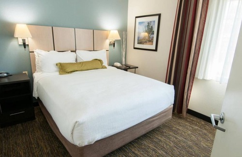 Anaheim Resort Resort | Comfort and Convenience! Pet-friendly, Minutes to Great Wolf Lodge Water Park