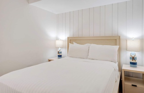 Islamorada Hotel | Comfort and Convenience! Free Onsite Parking, Pets Allowed, Free Breakfast