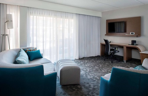 Norcross Hotel | Comfort and Convenience! 2 Family-friendly Units | Pool & Gym Access!