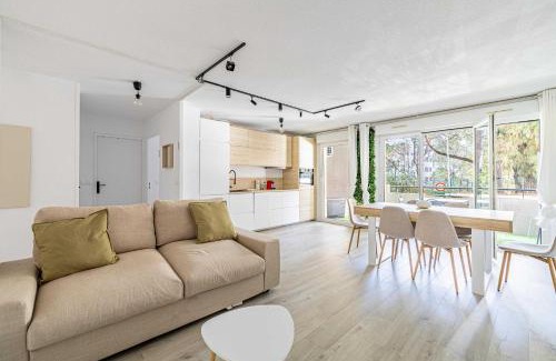 California - Pezou Apartment | Comfort and serenity with A-C, Parking and Balcony