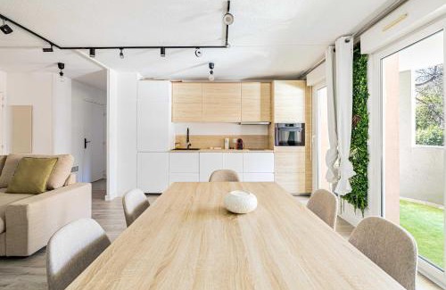 California - Pezou Apartment | Comfort and serenity with A-C, Parking and Balcony