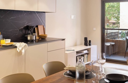 Mestalla Apartment | Comfort and Sunshine: Three Bedroom flat in Mestalla