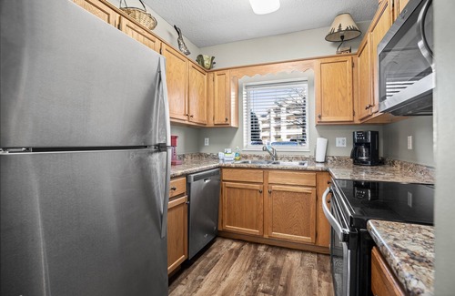 Pigeon Forge Condo | Comfort + Convenience in right off the Pigeon Forge Parkway!