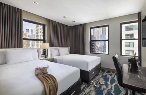 Near North Side Hotel | Comfort & Convenience! Steps to River North Spots, Pets Allowed!