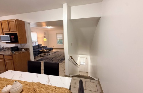 Macomb Apartment | Comfort & Cozy 3/2 in Midwestern charming Macomb, IL