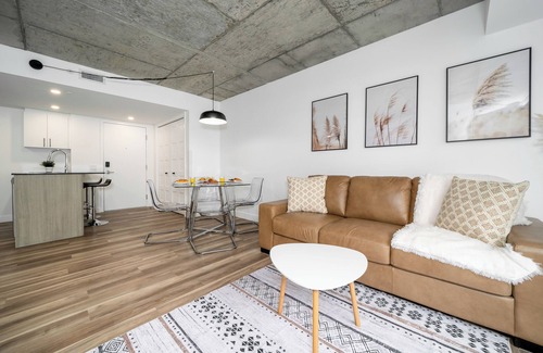 La Cite-Limoilou Apartment | Comfort Elegance Suite | Free Parking | Pool & BBQ