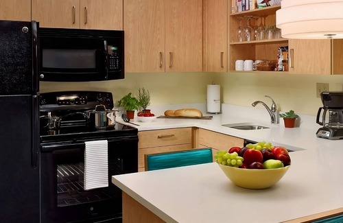 Flagstaff Resort | Comfort in the Heart of Northern Arizona's Wonders! with Free Breakfast & Tennis