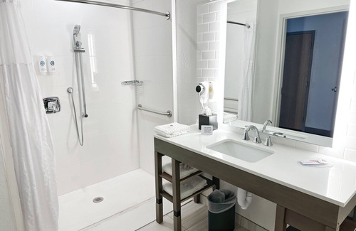 West Panama City Beach Hotel | Comfort Inn & Suites Panama City Beach - Pier Park Area