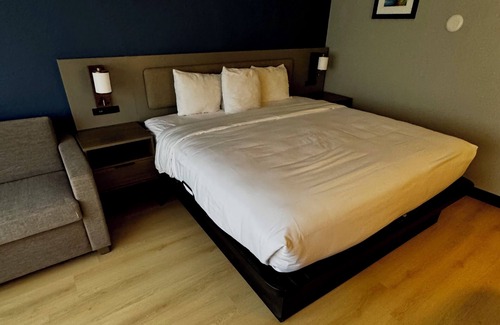Madison Hotel | Comfort Inn & Suites Madison - Airport